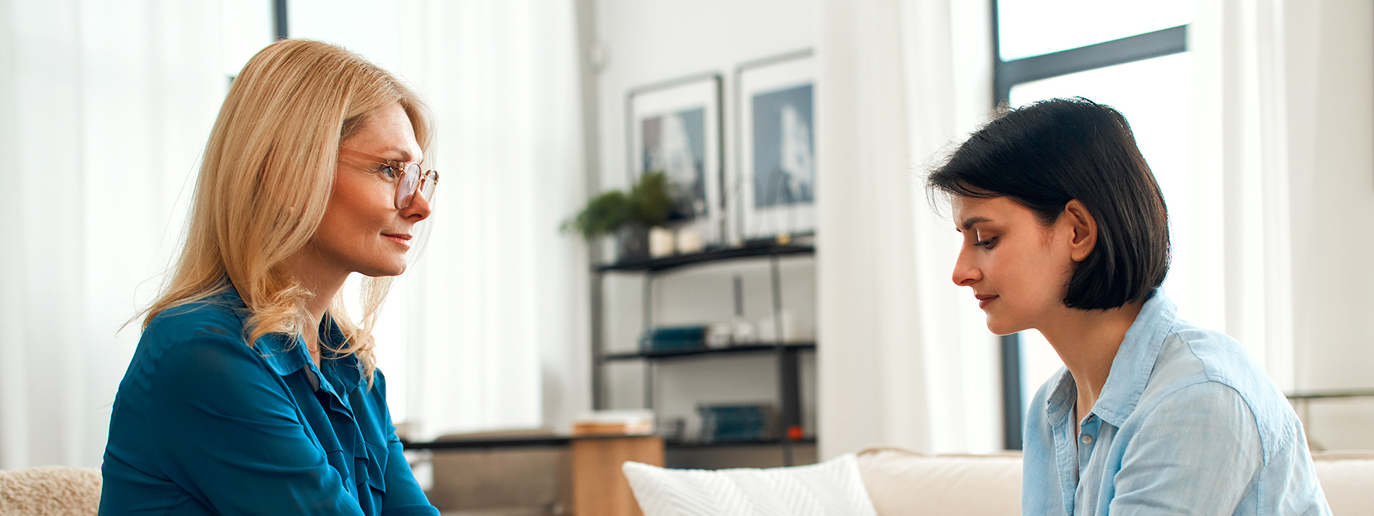 woman working with psychologist